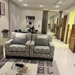 احجز هنا